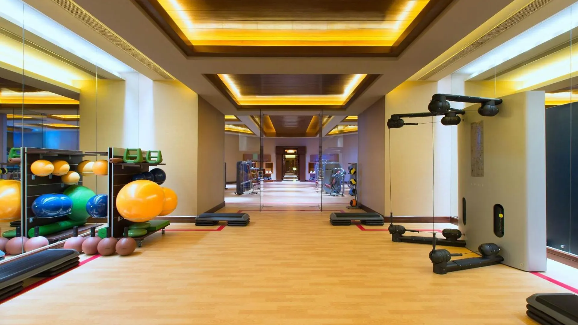Londoner Grand, A Luxury Collection Hotel, Macau 5*,  China
